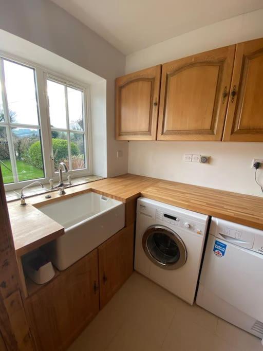 Eco-Friendly Dorset Cottage With Spa Set In Heart Of Countryside Sydling St Nicholas Exterior photo
